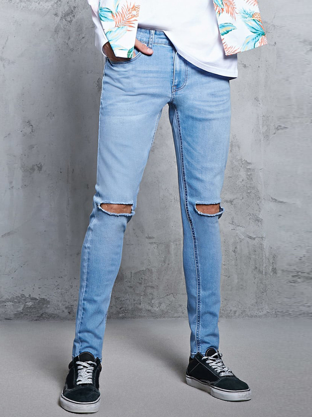 Buy FOREVER 21 Men Blue Skinny Fit Low Rise Slash Knee Stretchable