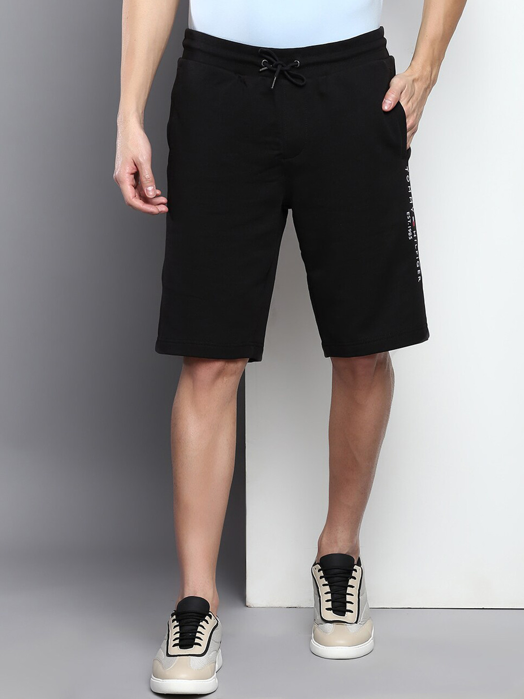 Buy Tommy Hilfiger Men Mid Rise Cotton Shorts - Shorts for Men 21197060 ...