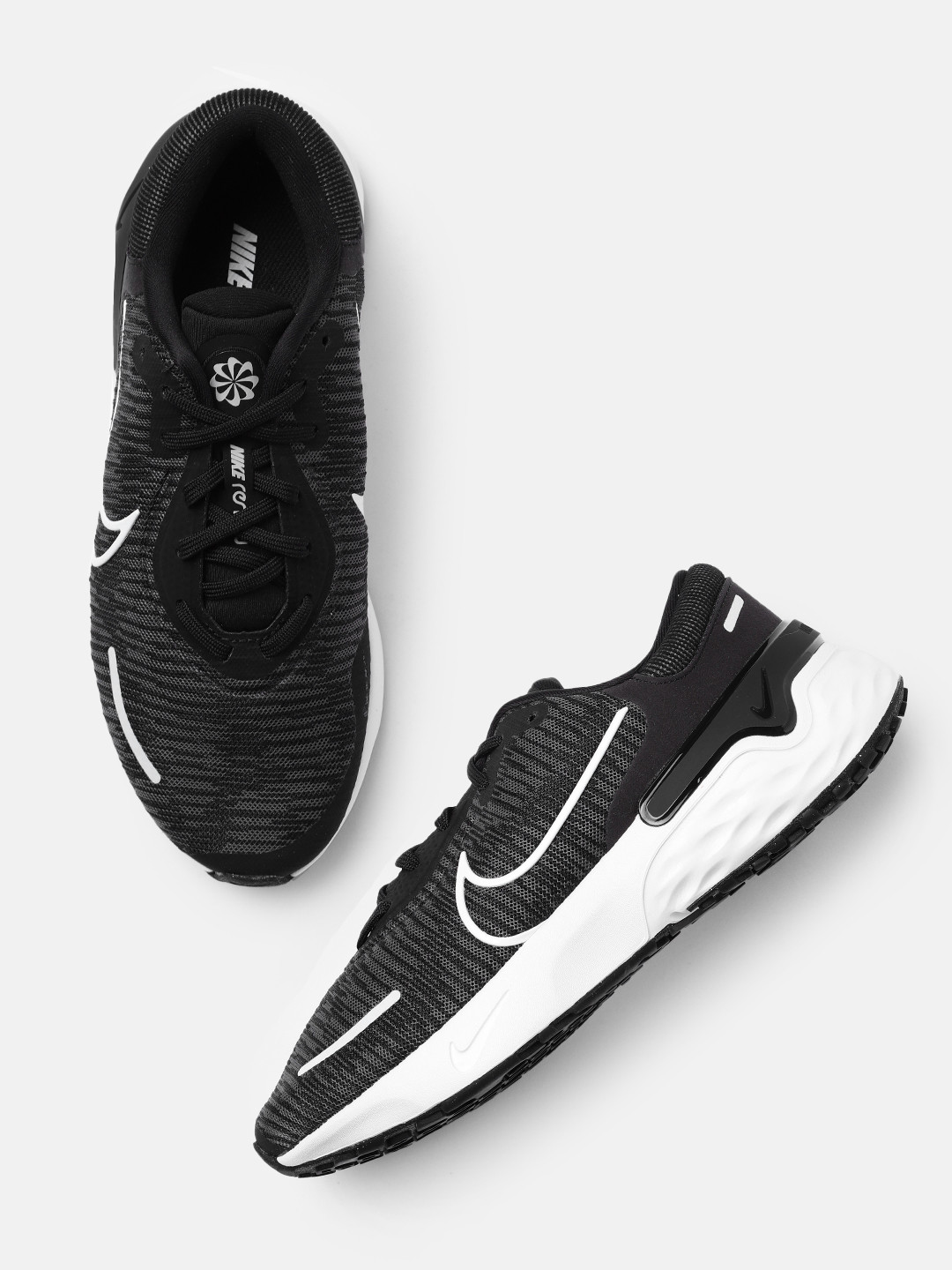 myntra nike women's shoes