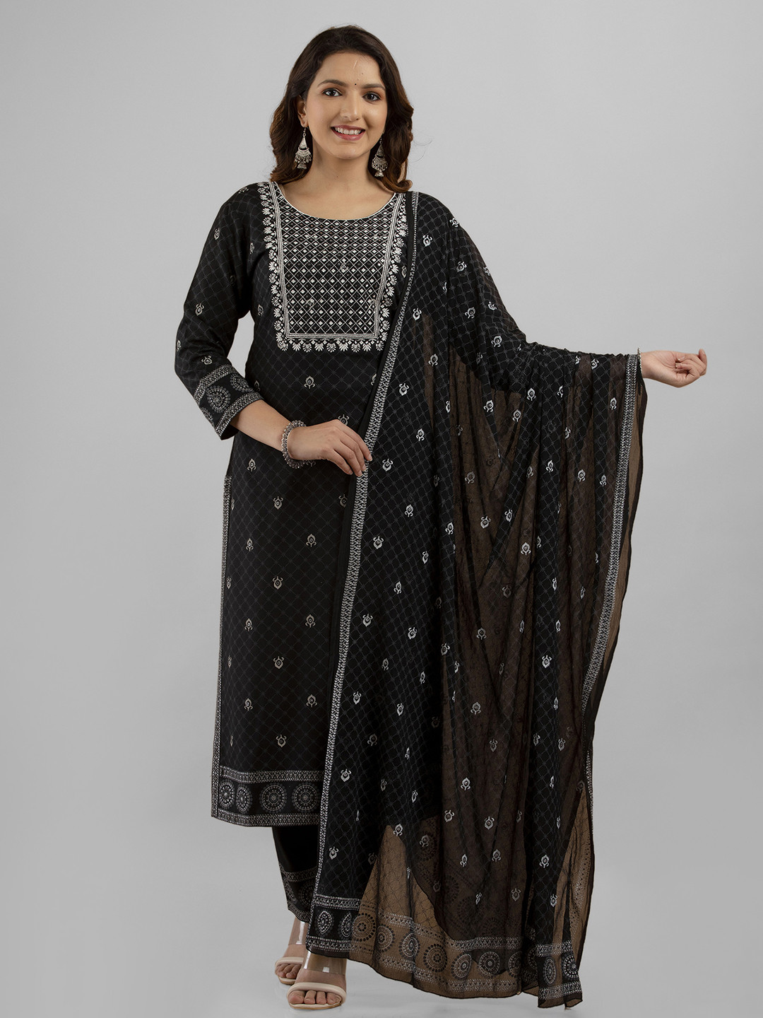 Women Ethnic Motifs Embroidered Mirror Work Kurta with Trousers main image 0