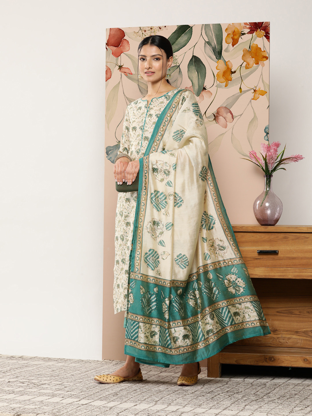 Women Liva Beige Geometric Print Kurta main image 0