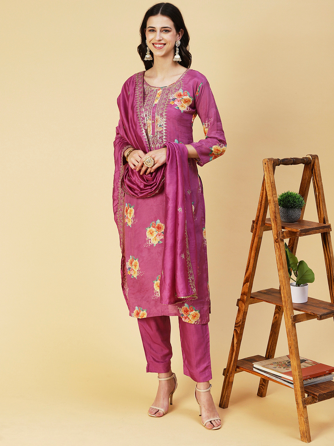 Women Maroon Floral Printed Kurta with Trousers & With Dupatta main image 0