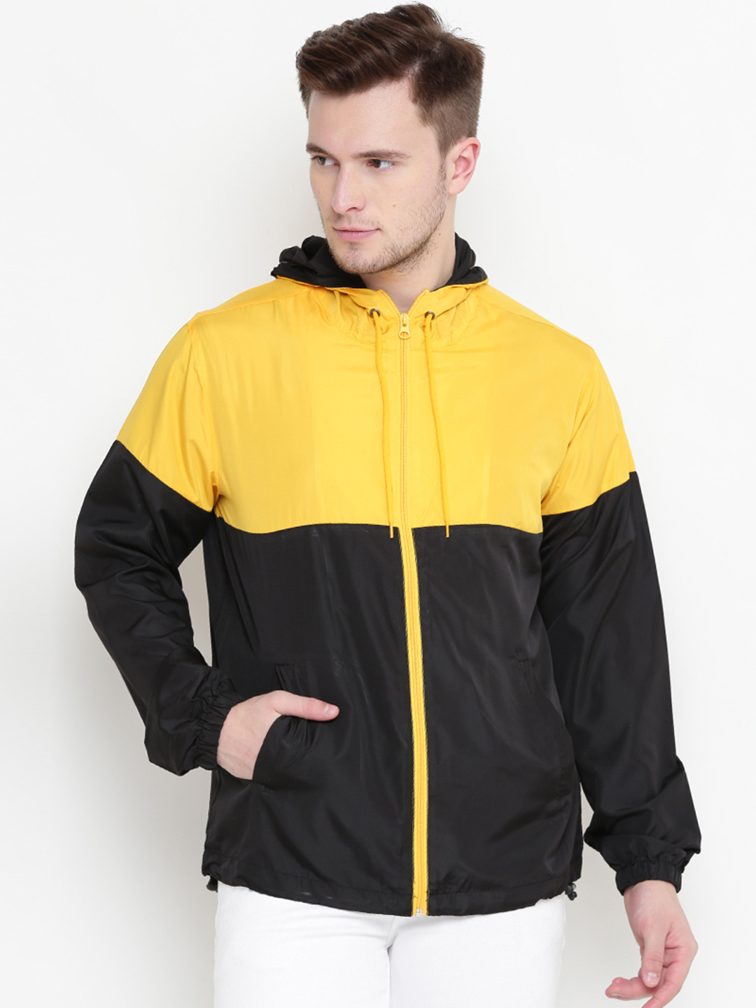 Buy FOREVER 21 Men Yellow & Black Colourblocked Lightweight Sporty