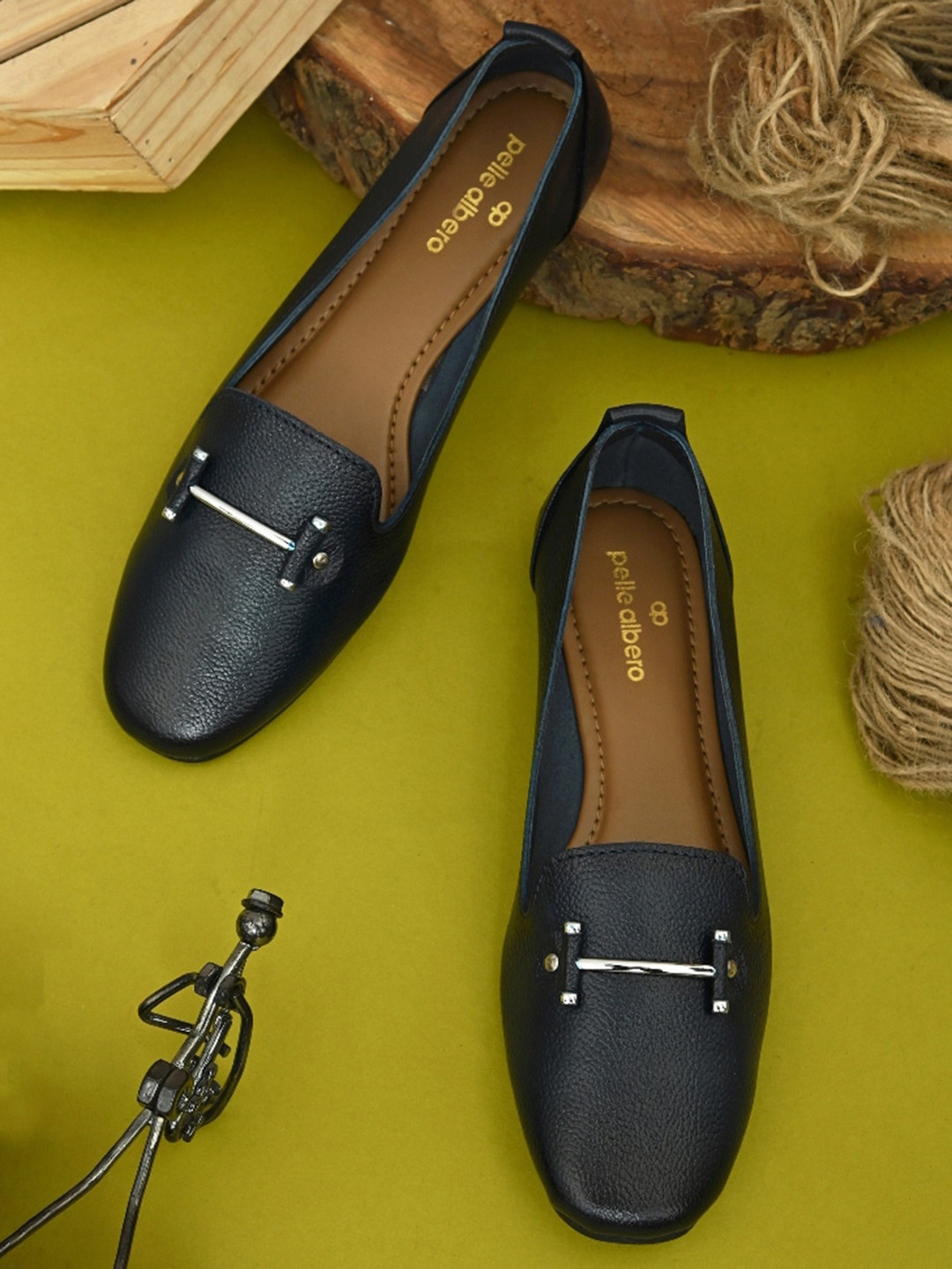 Buy Pelle Albero Women Textured Leather Lightweight Loafers Casual