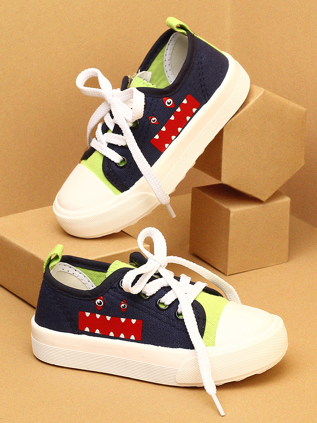 myntra canvas shoes