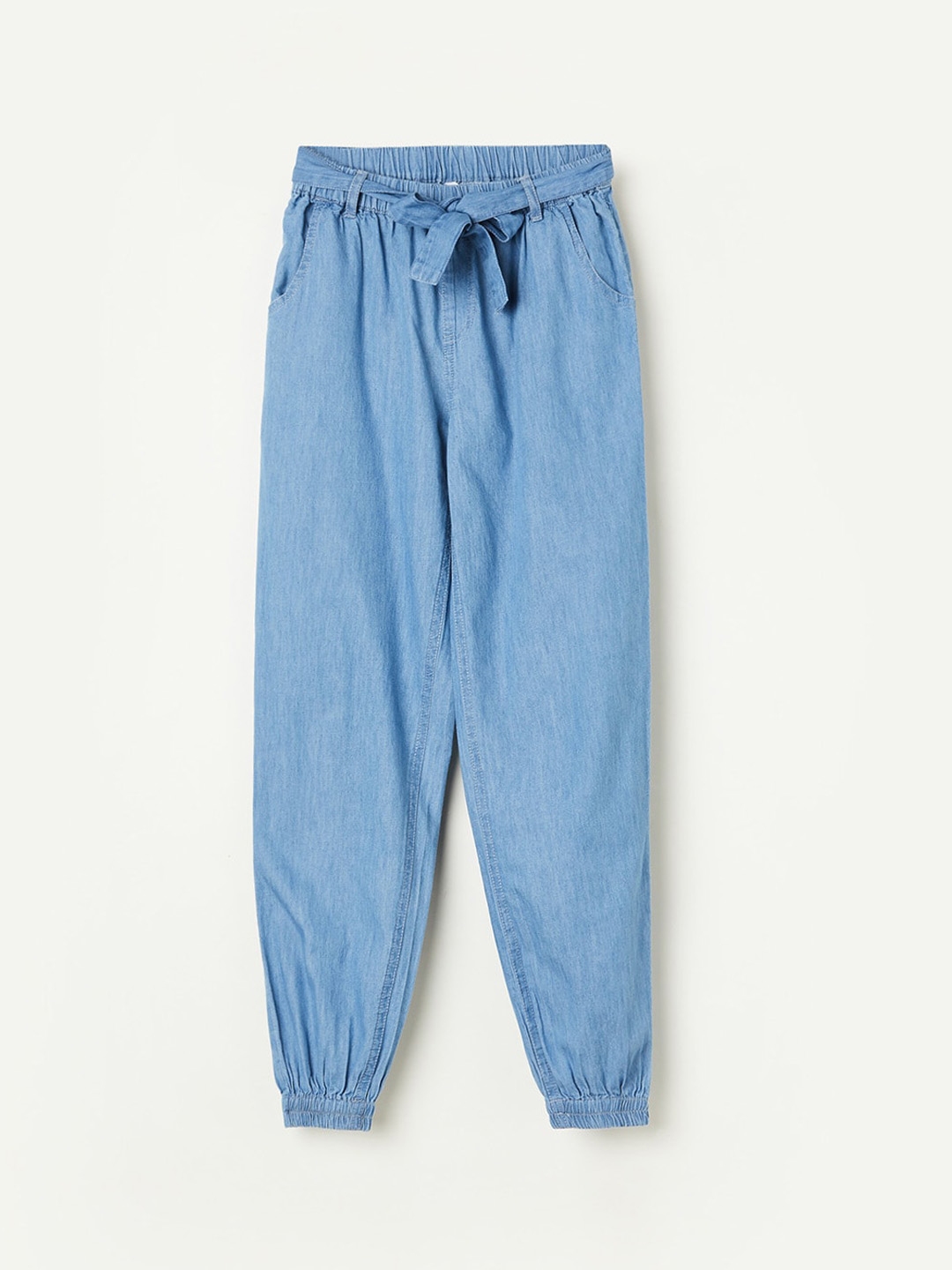 jean shorts with cowboy boots