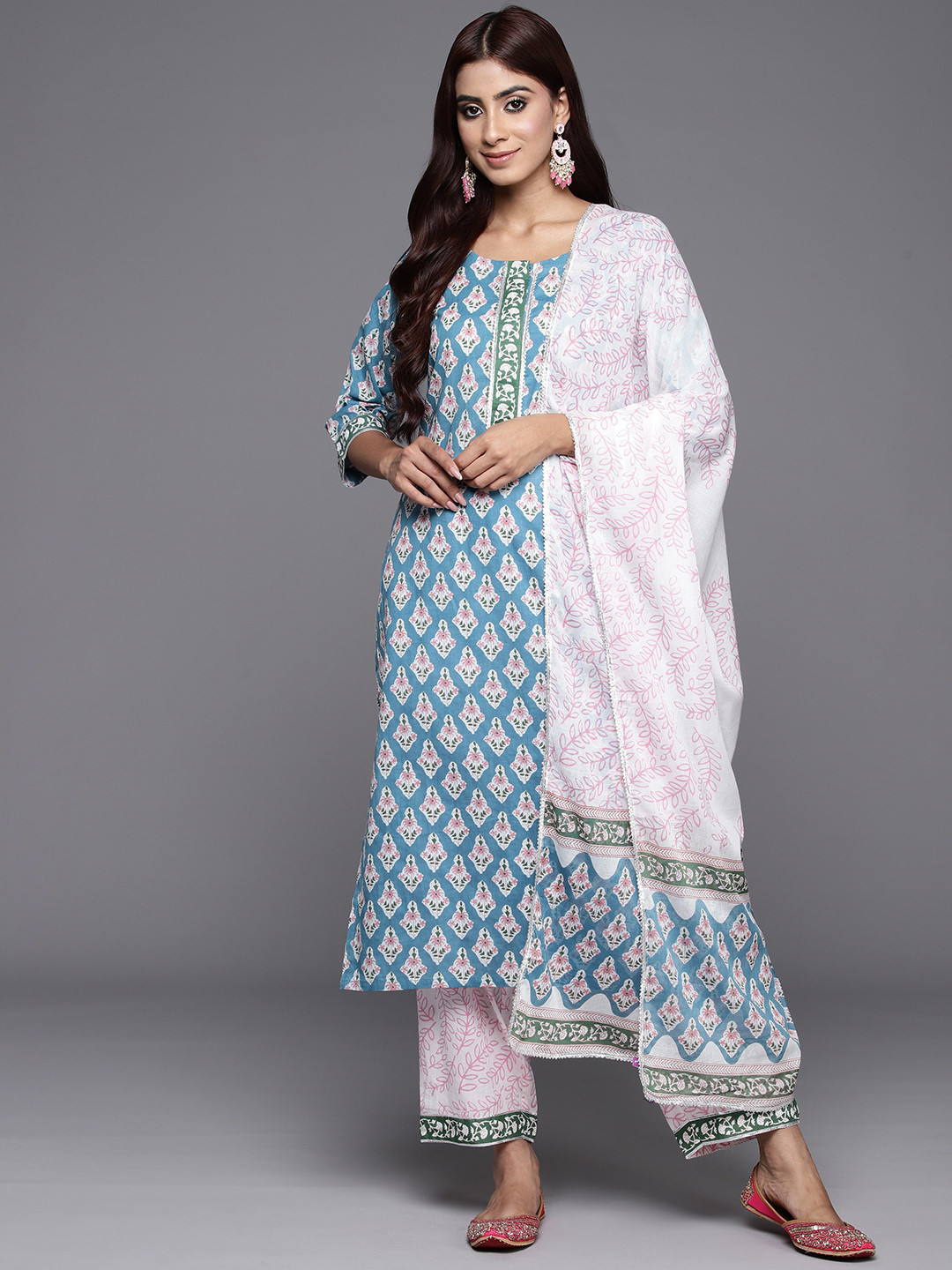 Women Blue Floral Printed Kurta With Trouser