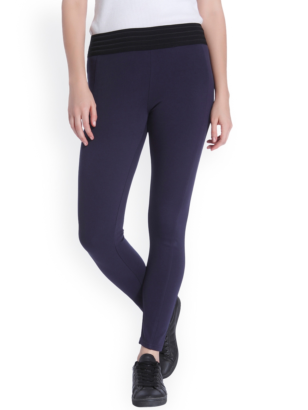 jeggings below 200