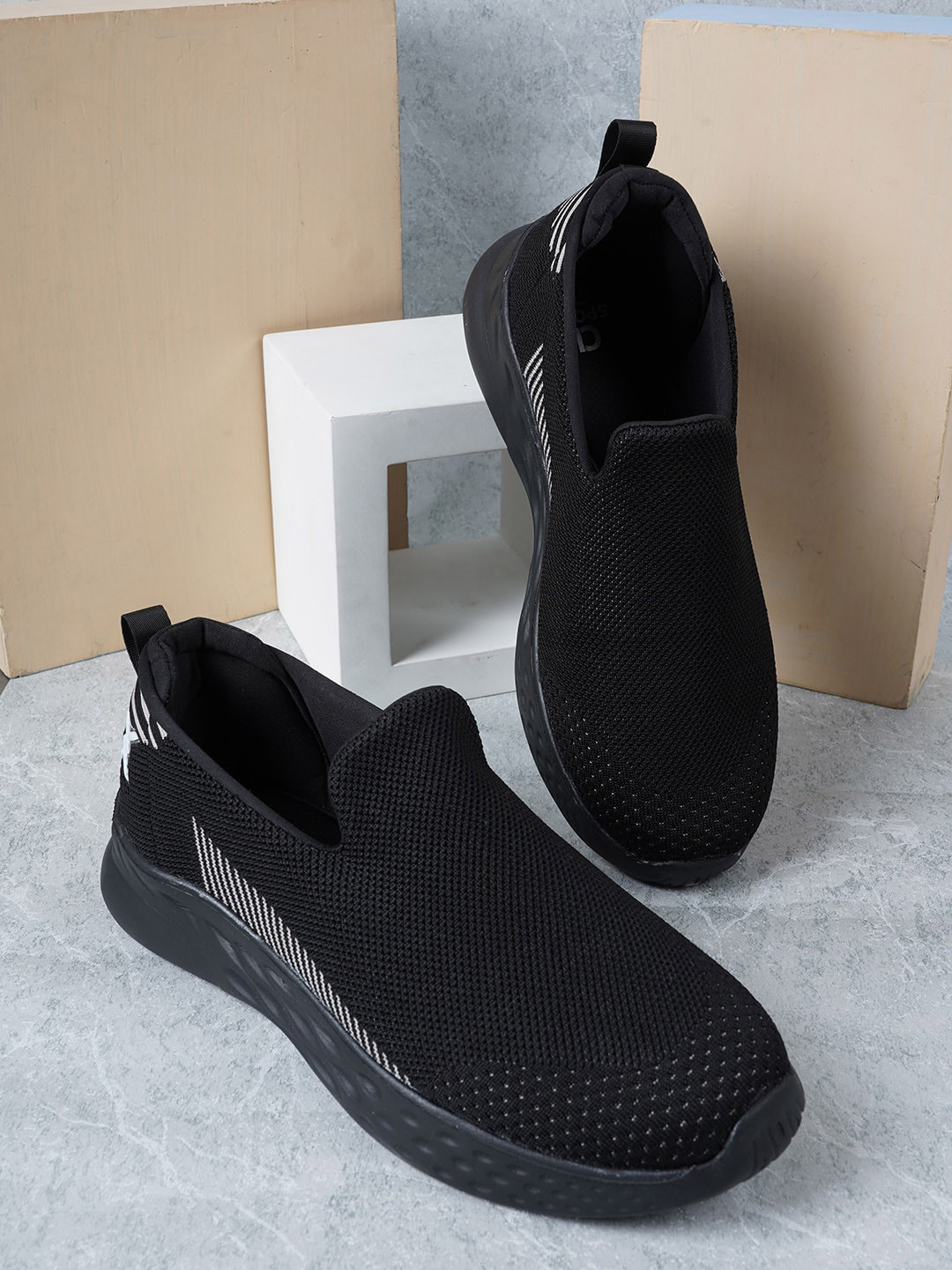 Elliot | Men's Lightweight Slip-On Sneakers
