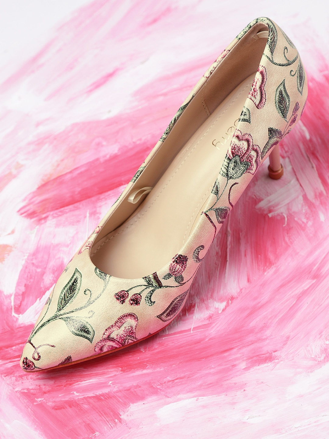 coloured pumps