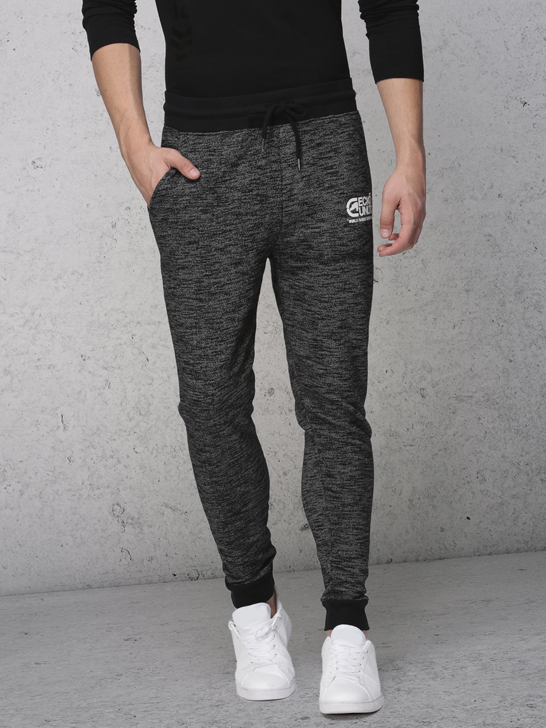 jogger pants myntra