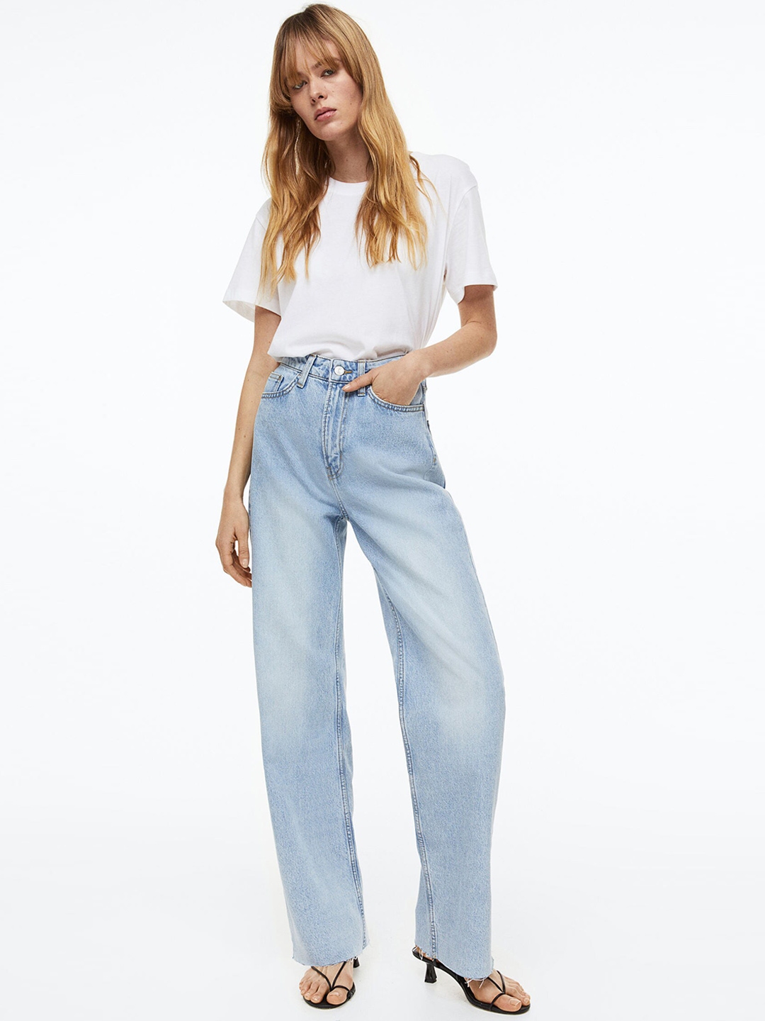 Buy H&M Women Wide Ultra High Jeans - Jeans for Women 21881978 | Myntra