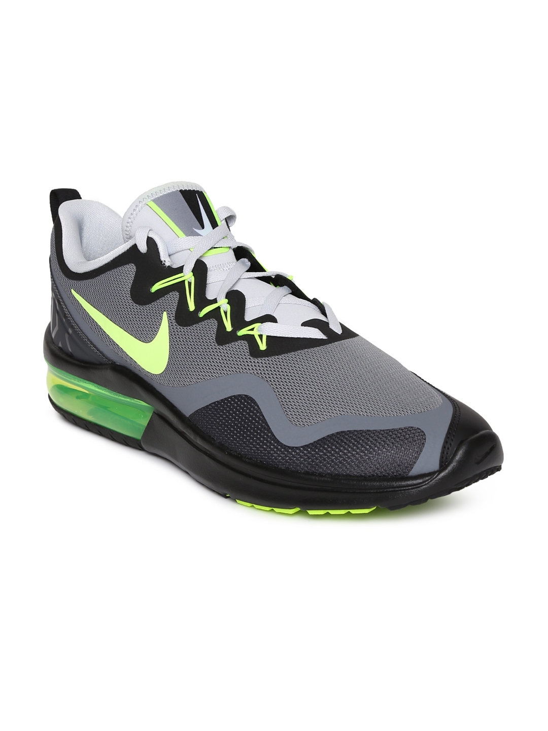 nike shoes online myntra