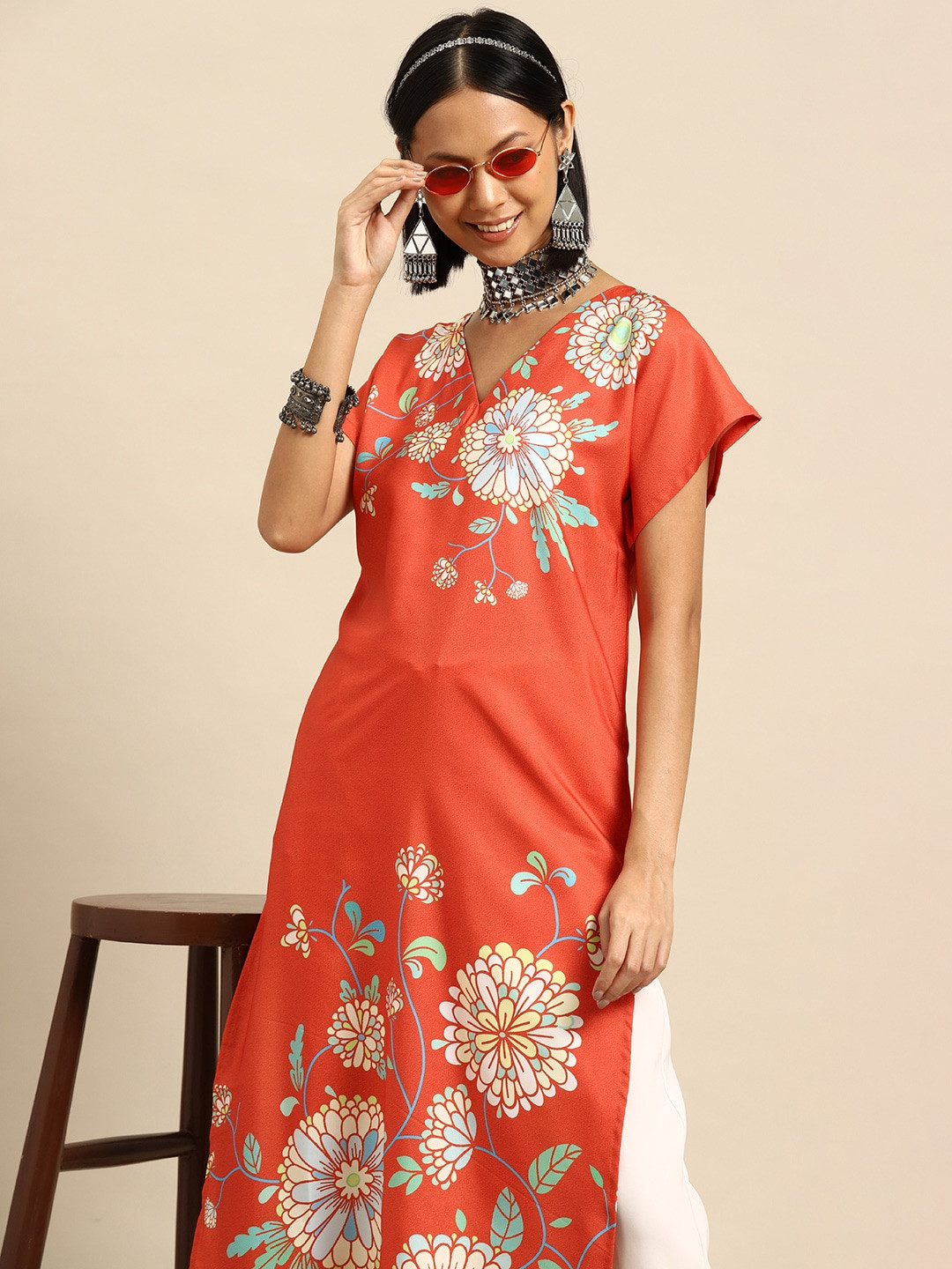 Buy Sangria Floral Printed Extended Sleeves Straight Kurta Kurtas for