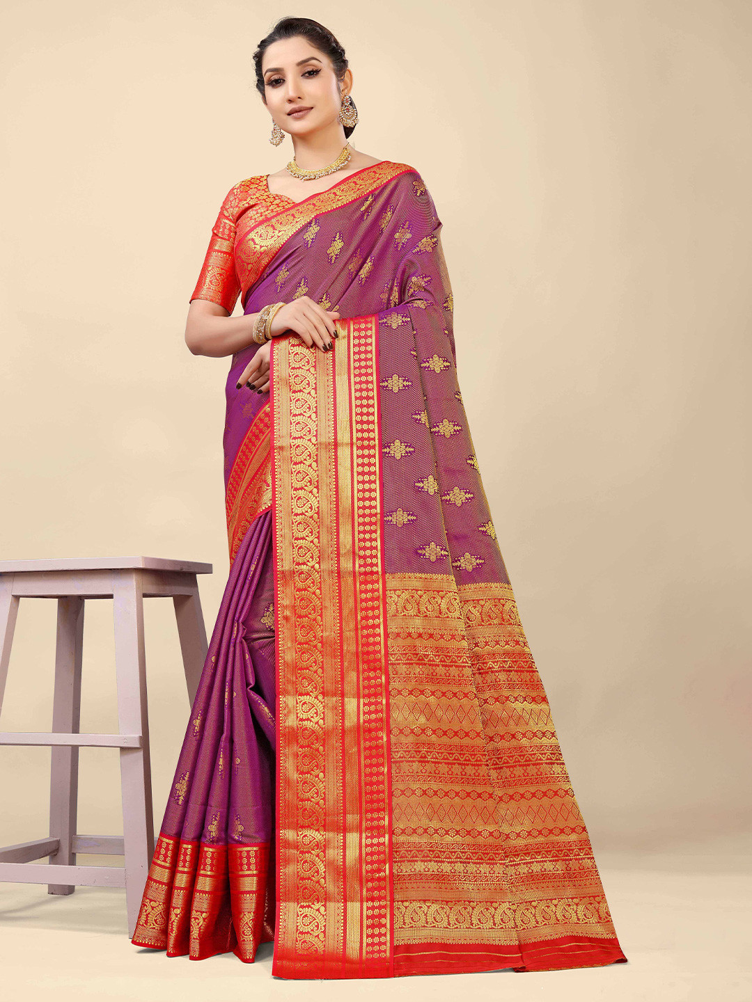 buy-royal-rajgharana-saree-ethnic-motifs-woven-design-zari-banarasi