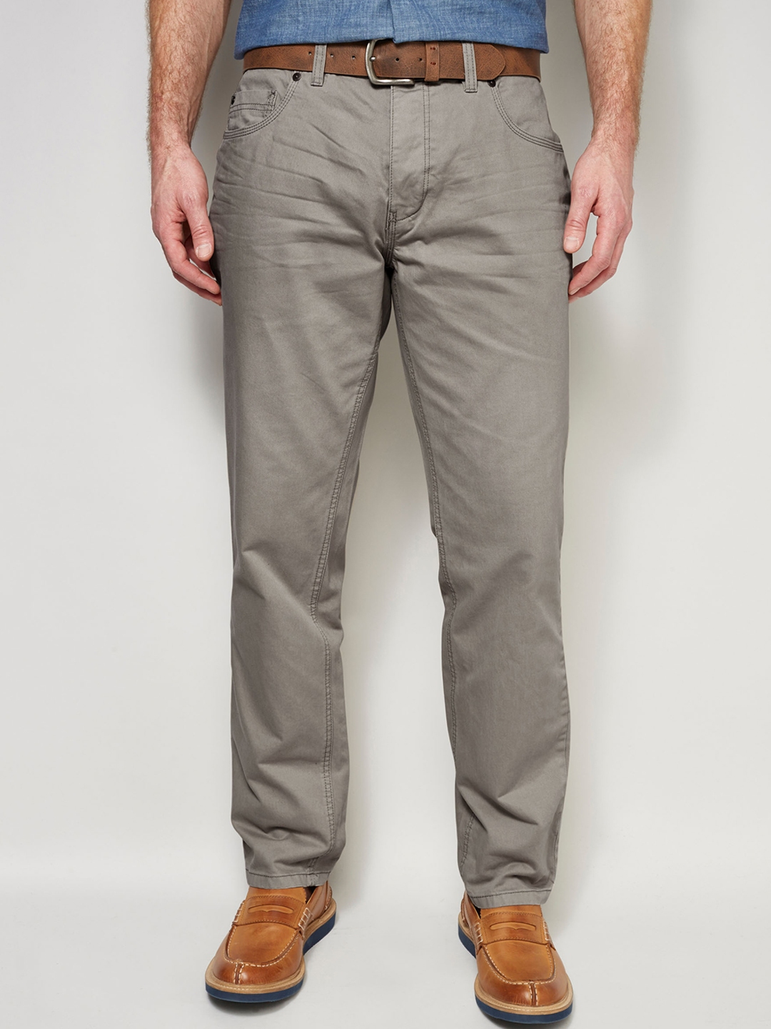 mens grey chinos outfit