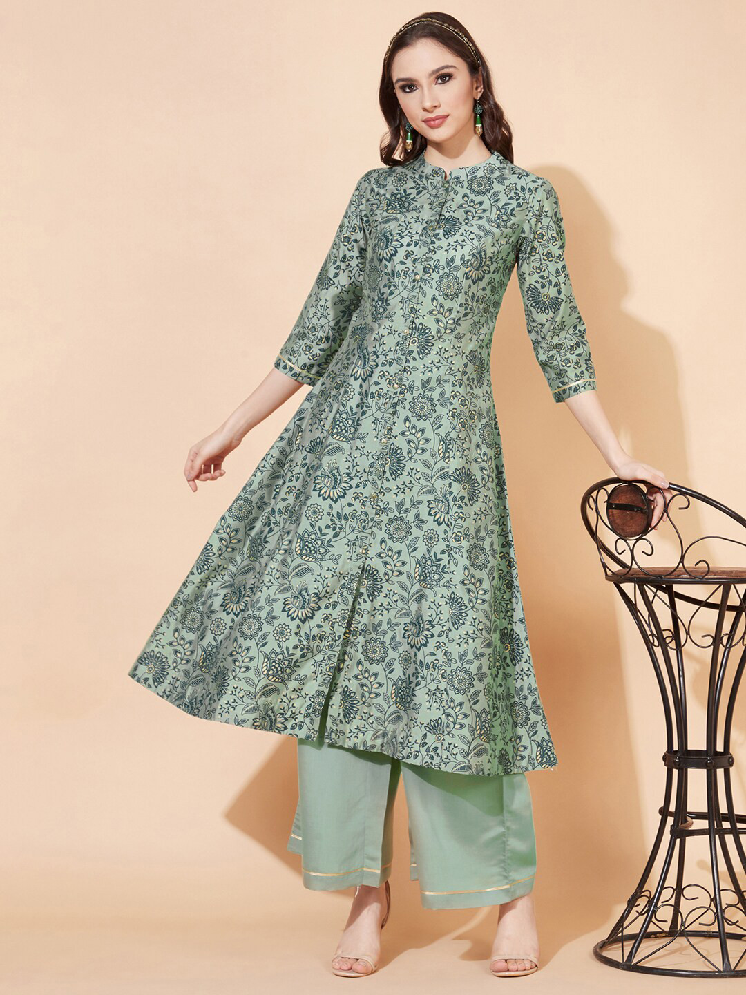 Women Pastel Green  Floral Printed Printed Kurta With Mandarin Collar & Three Quarters Sleeves