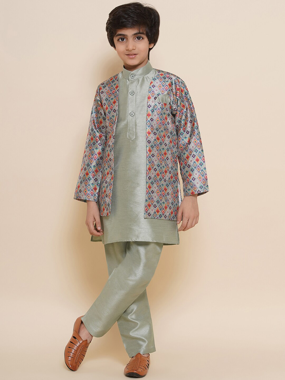 Boys Mandarin Collar Long Sleeves Straight Kurta With Pyjamas Jacket