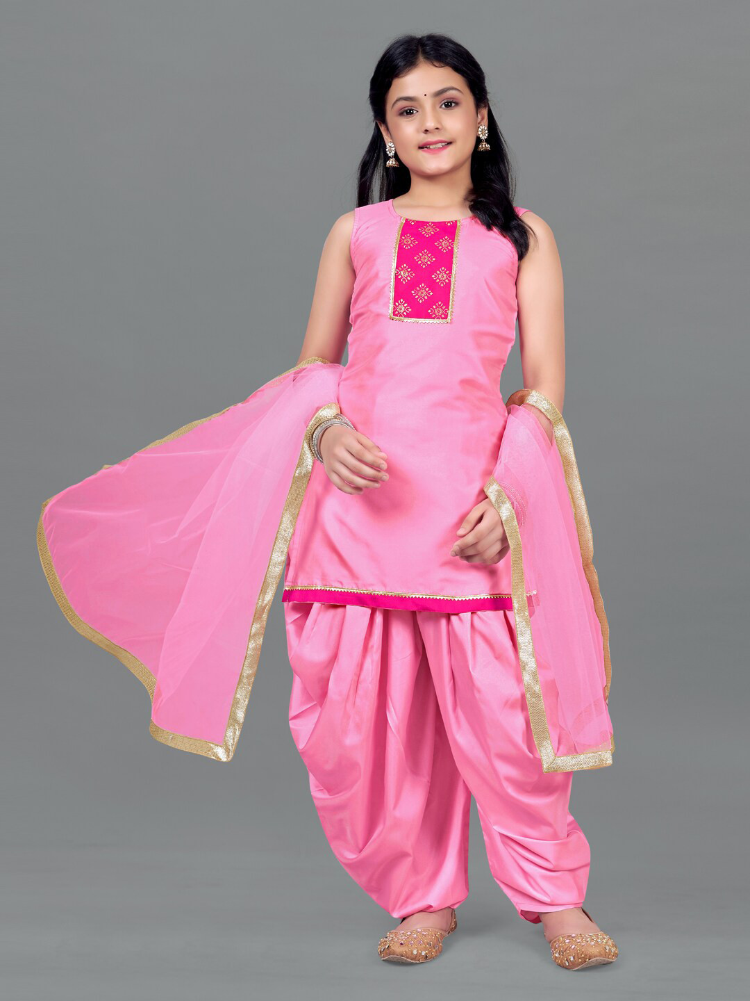 Girls Floral Printed Regular Gotta Patti Kurta With Dhoti Pants