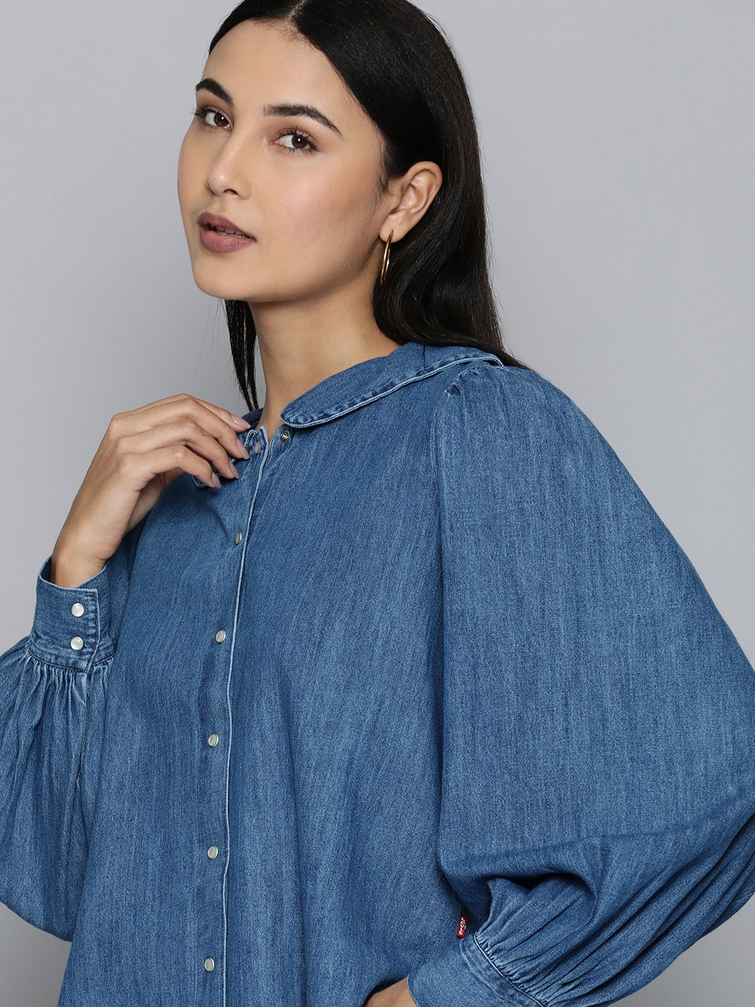 Buy Levis Relaxed Fit Casual Shirt - Shirts for Women 22337086 | Myntra