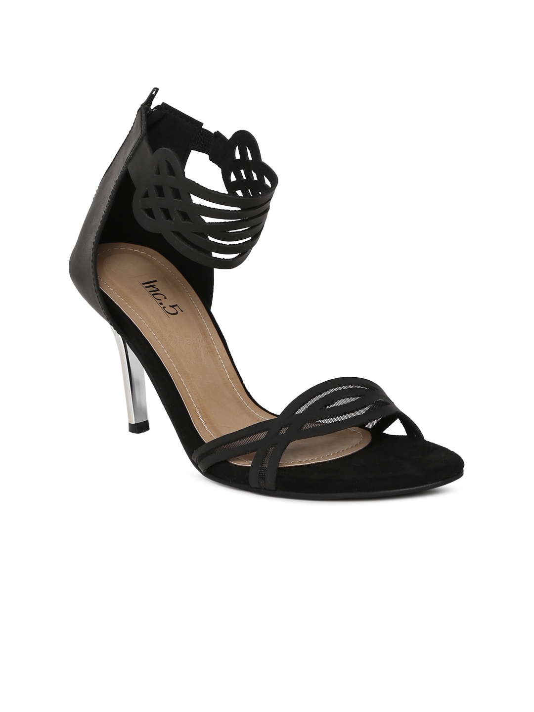 black pumps myntra