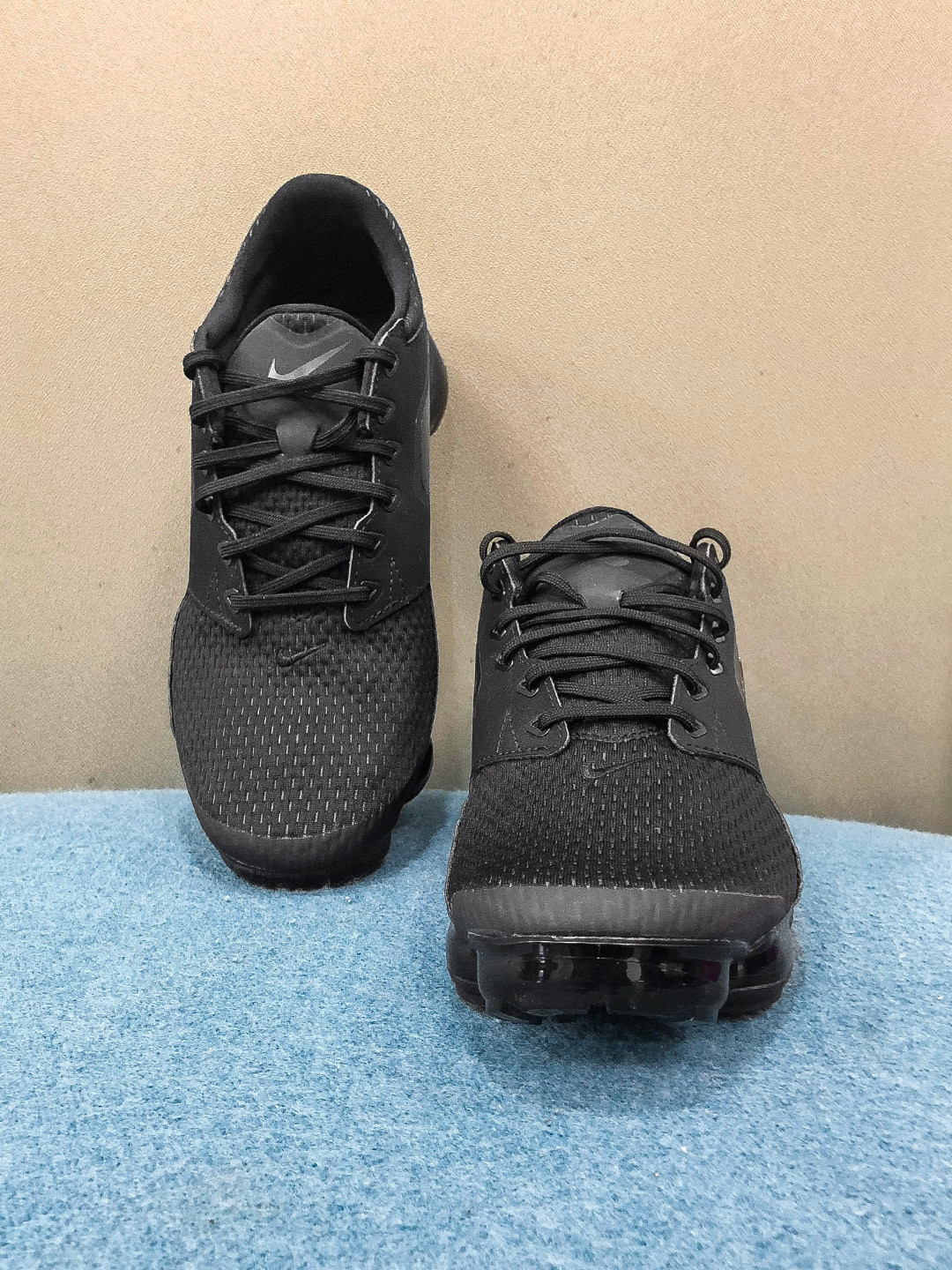 vapormax running shoes