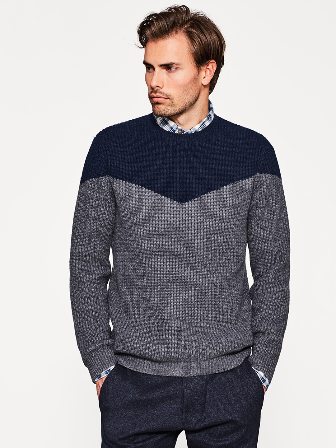 Buy ESPRIT Men Grey Melange & Navy Blue Colourblocked  