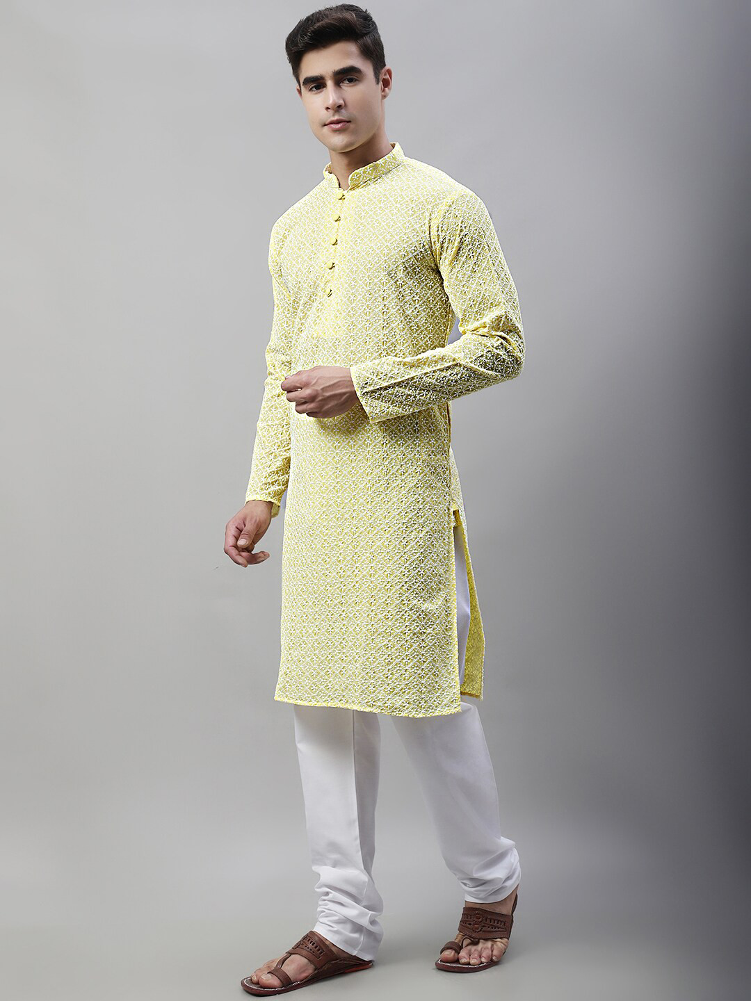 Floral Chikankari Embroidered Kurta with Pyjamas – Elegant Ethnic Set for Men