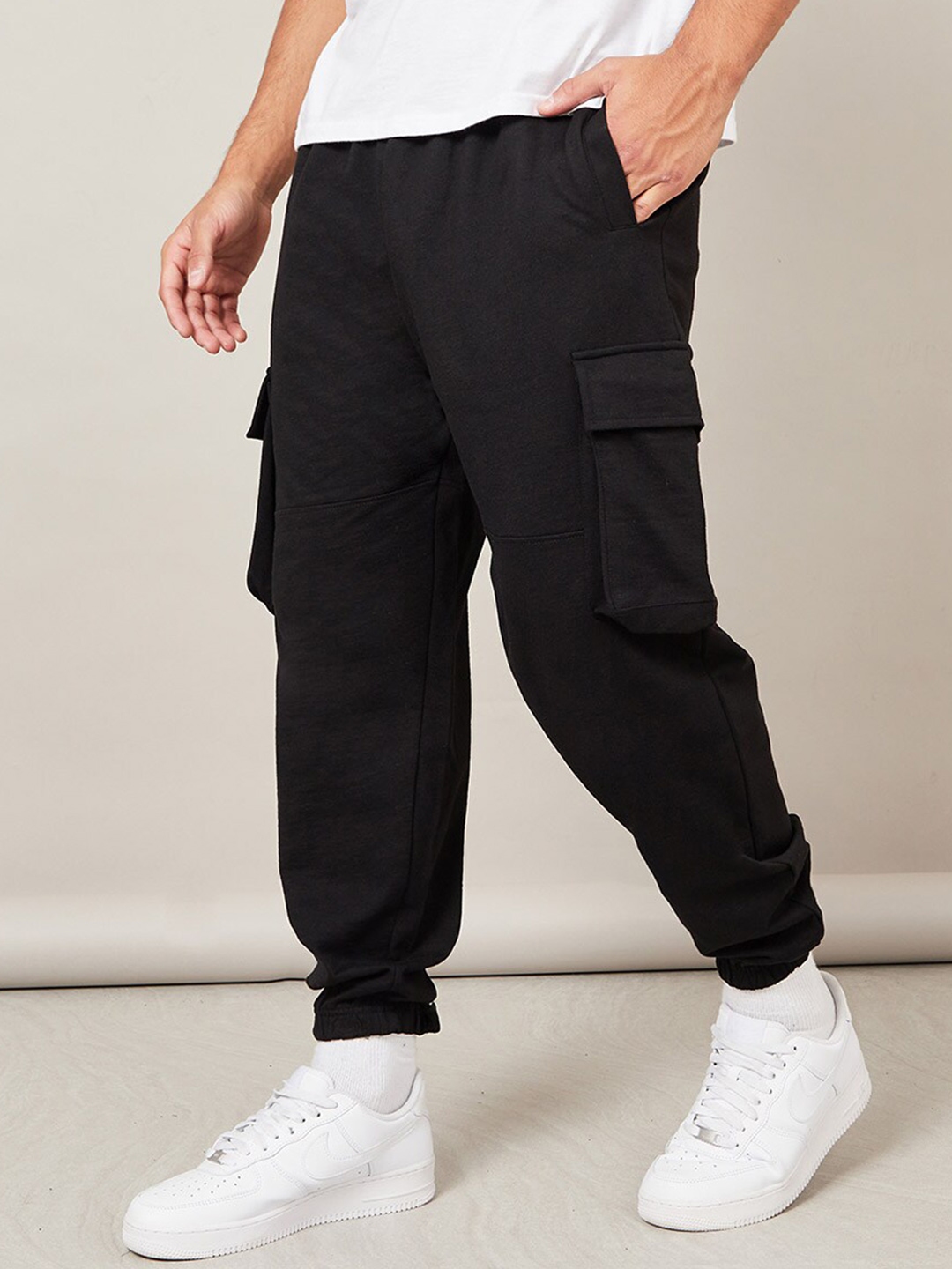 Buy Styli Men Oversized Cut And Sew Detail Cargo Joggers - Track Pants ...