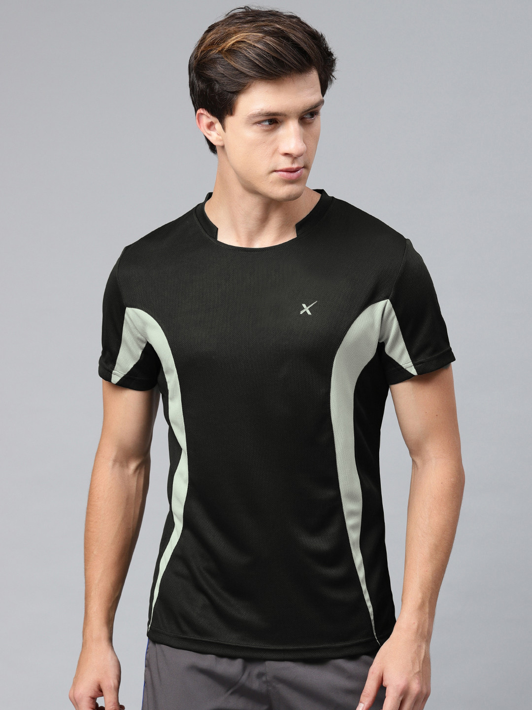 Buy HRX By Hrithik Roshan Men Black Solid Round Neck T Shirt Tshirts