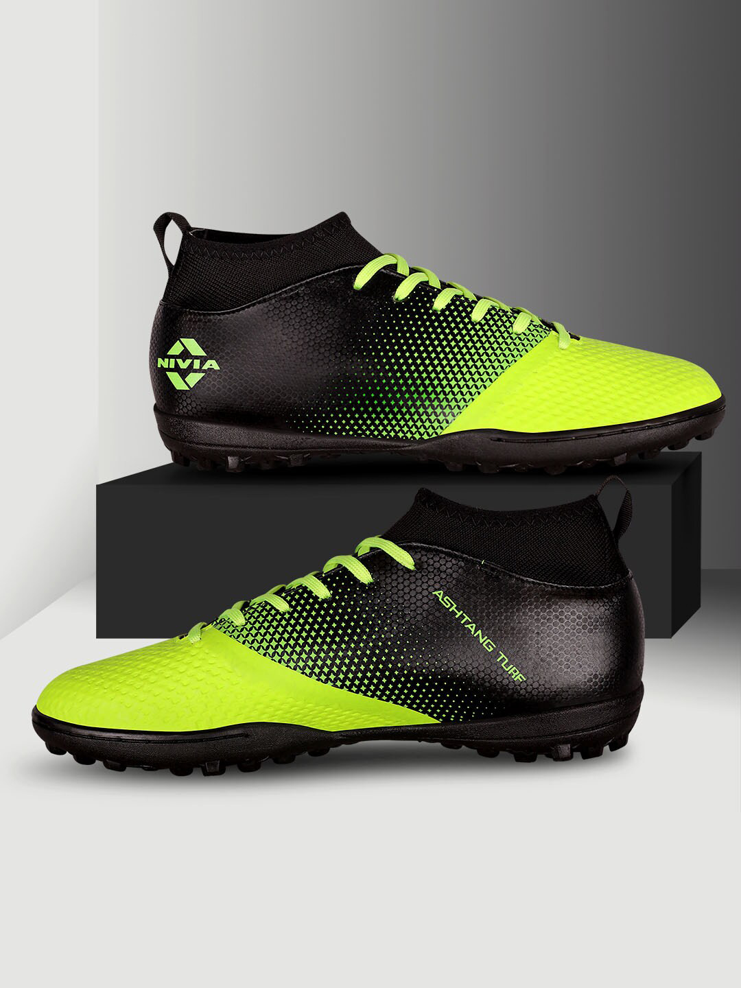nike football shoes myntra