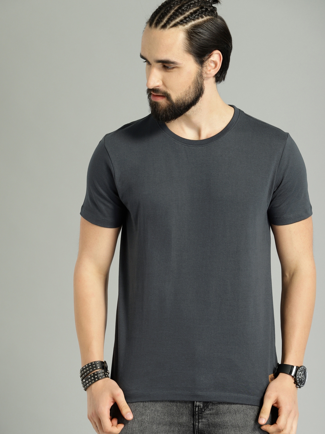 Buy Roadster Men Navy Blue Solid Round Neck Pure Cotton T Shirt ...
