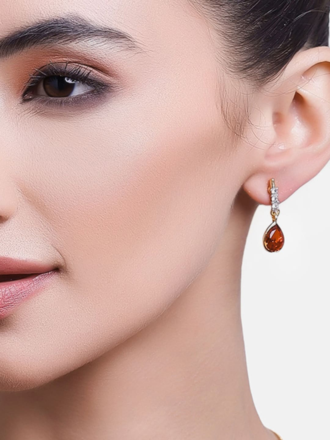 Gold-Plated D-Shaped Drop Earrings main image 0