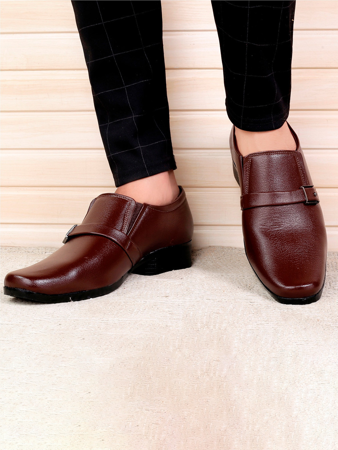 womens rose gold crocs