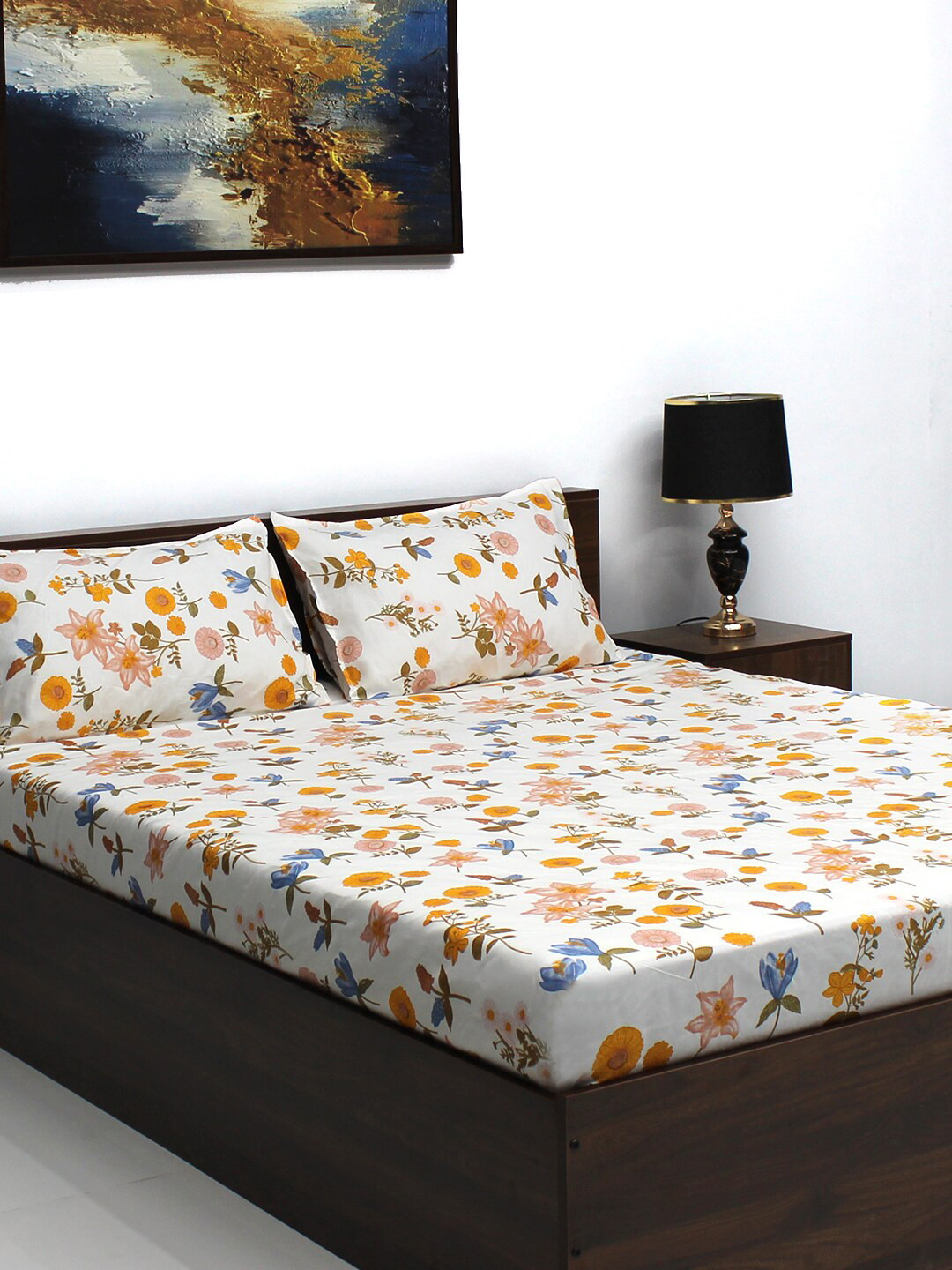 Buy BOMBAY DYEING White & Pink Floral 144 TC Queen Bedsheet With 2