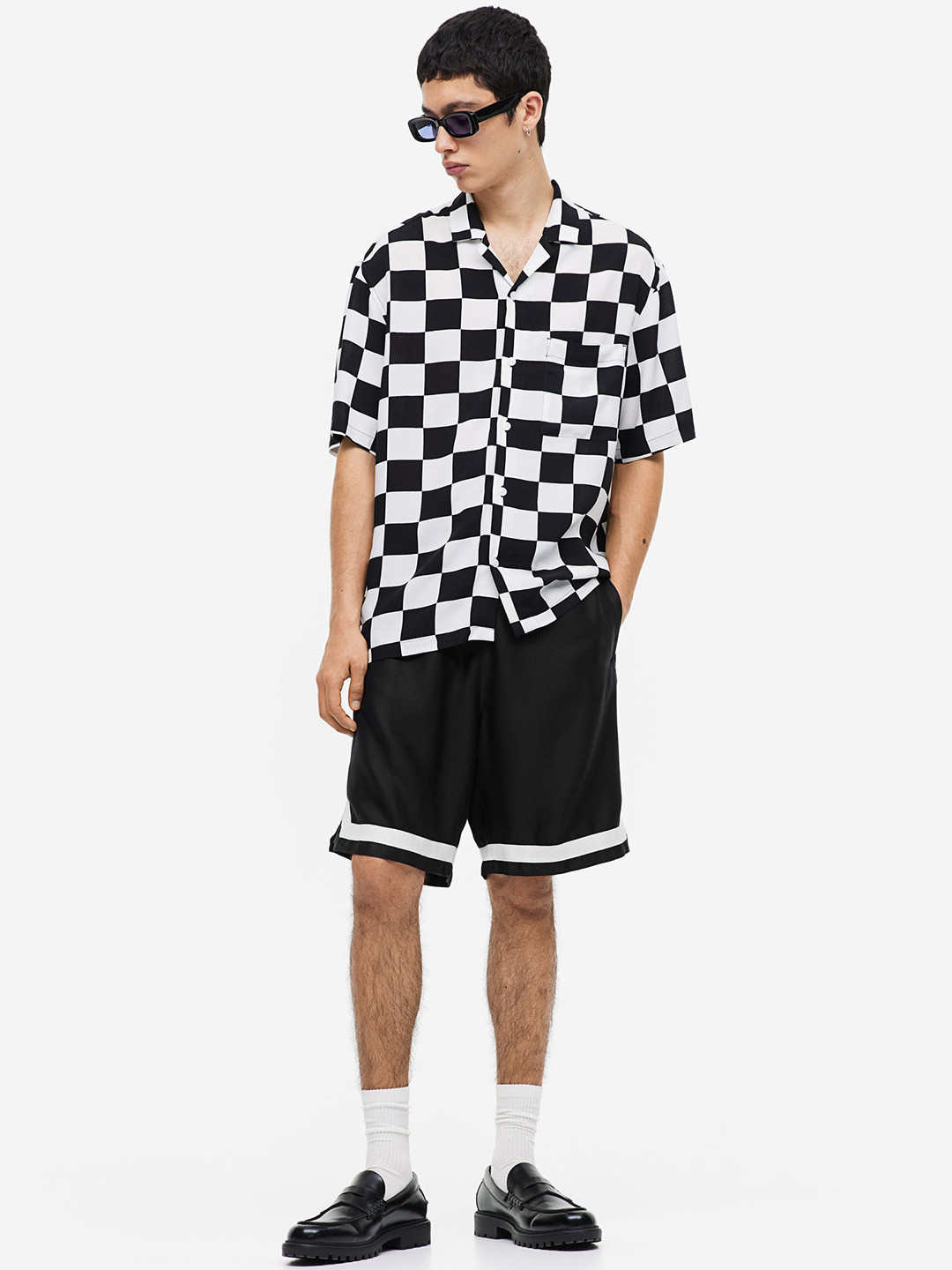 Buy H&M Men Relaxed Fit Lyocell Shorts Shorts for Men 22830268 Myntra