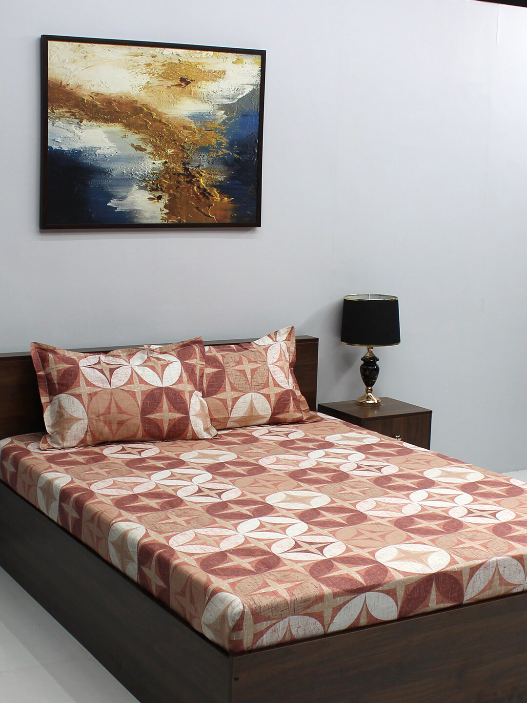 Buy BOMBAY DYEING Brown & White 104 TC King Bedsheet With 2 Pillow