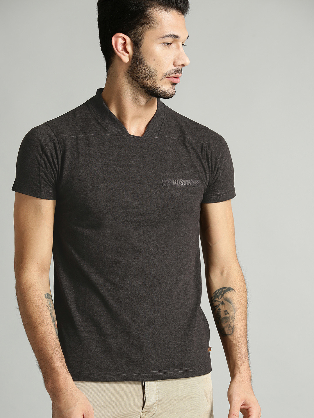 Buy Roadster Men Charcoal Grey Solid V Neck T Shirt - Tshirts for Men ...