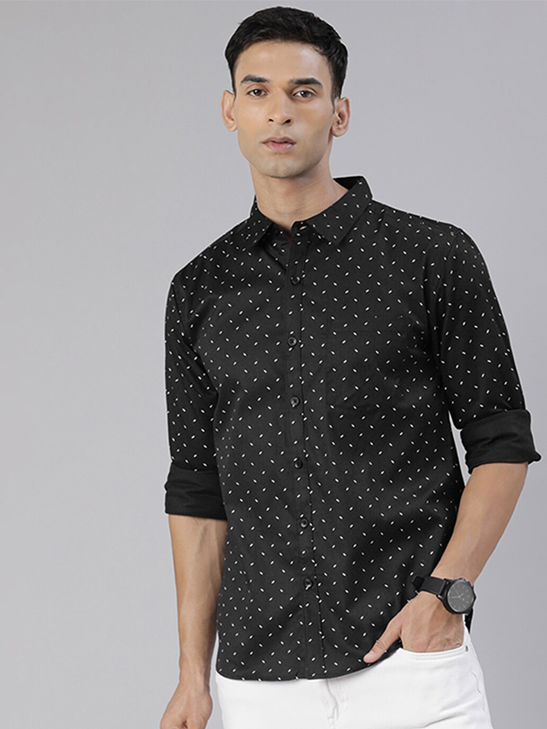 Men's White Standard Slim Fit Geometric Printed Cotton Casual Shirt