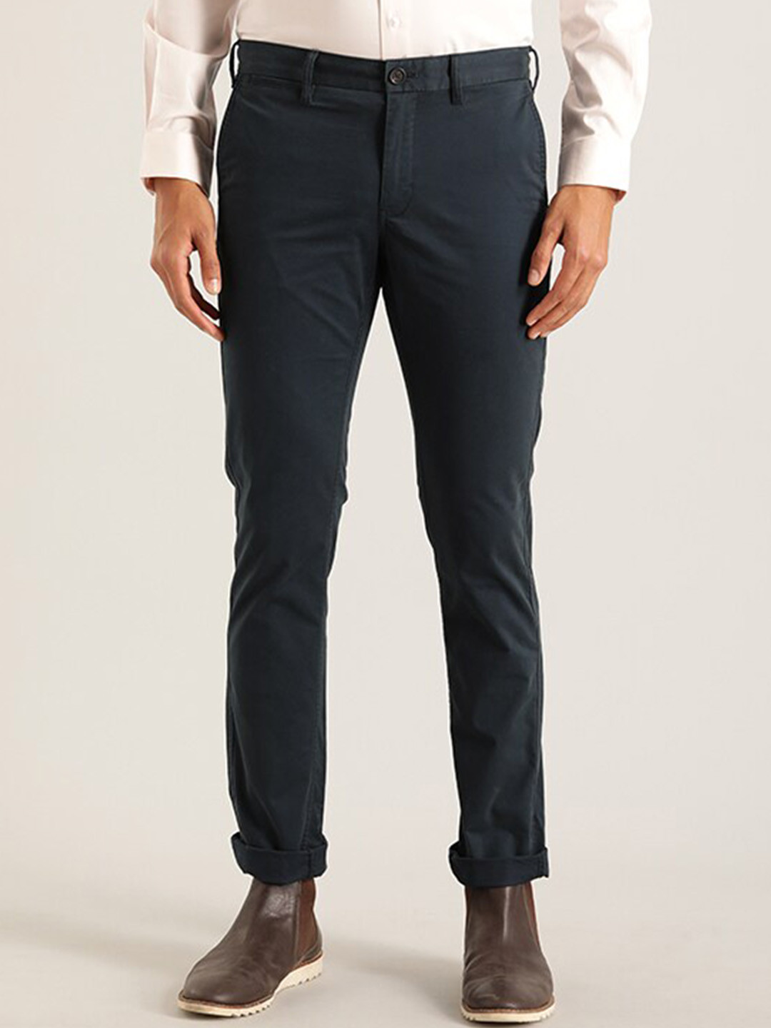 Buy Indian Terrain Men Brooklyn Mid Rise Plain Pure Cotton Slim Fit ...