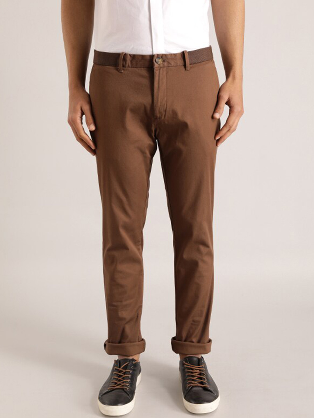 Buy Indian Terrain Men Brooklyn Mid Rise Plain Pure Cotton Slim Fit ...