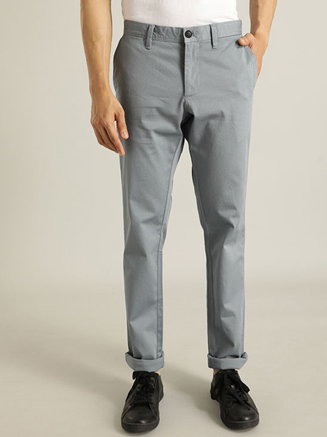 Buy Indian Terrain Men Brooklyn Mid Rise Plain Slim Fit Chinos Trousers ...