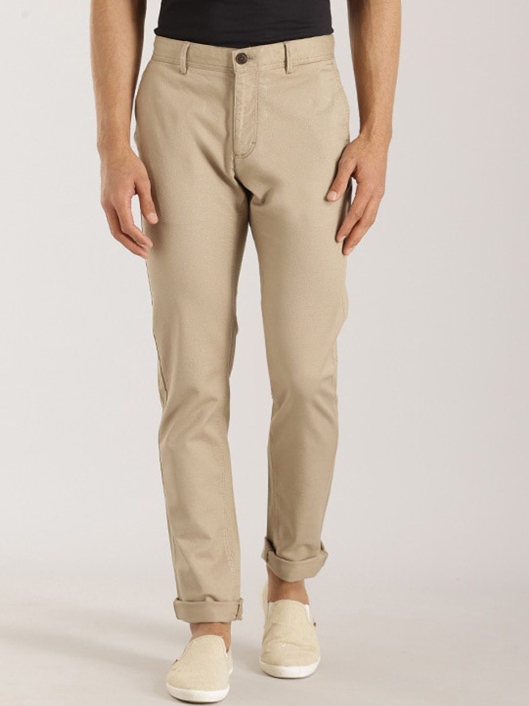 Buy Indian Terrain Men Brooklyn Slim Fit Mid Rise Pure Cotton Chinos ...