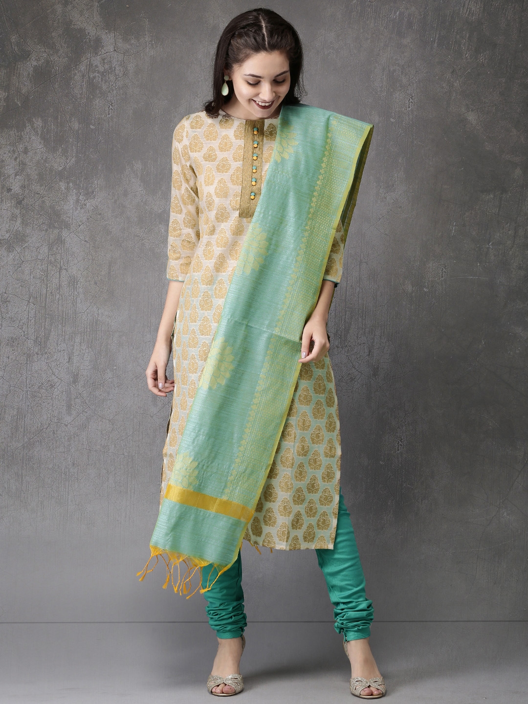 myntra anouk kurta set