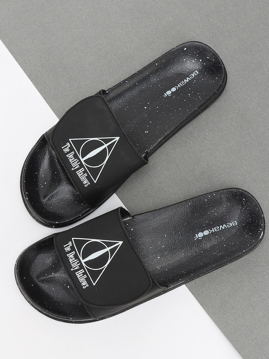 Buy Bewakoof Women Black & White Harry Potter Merchandise Printed ...