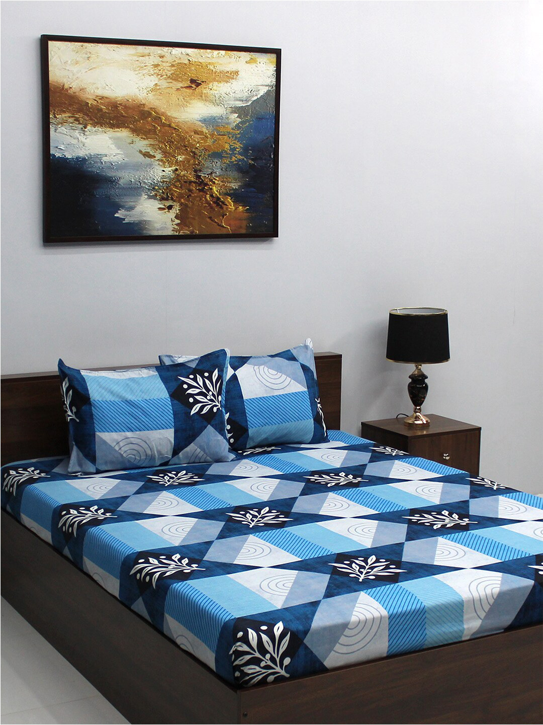 Buy BOMBAY DYEING Vista Blue & White Geometric 144 TC Queen Bedsheet