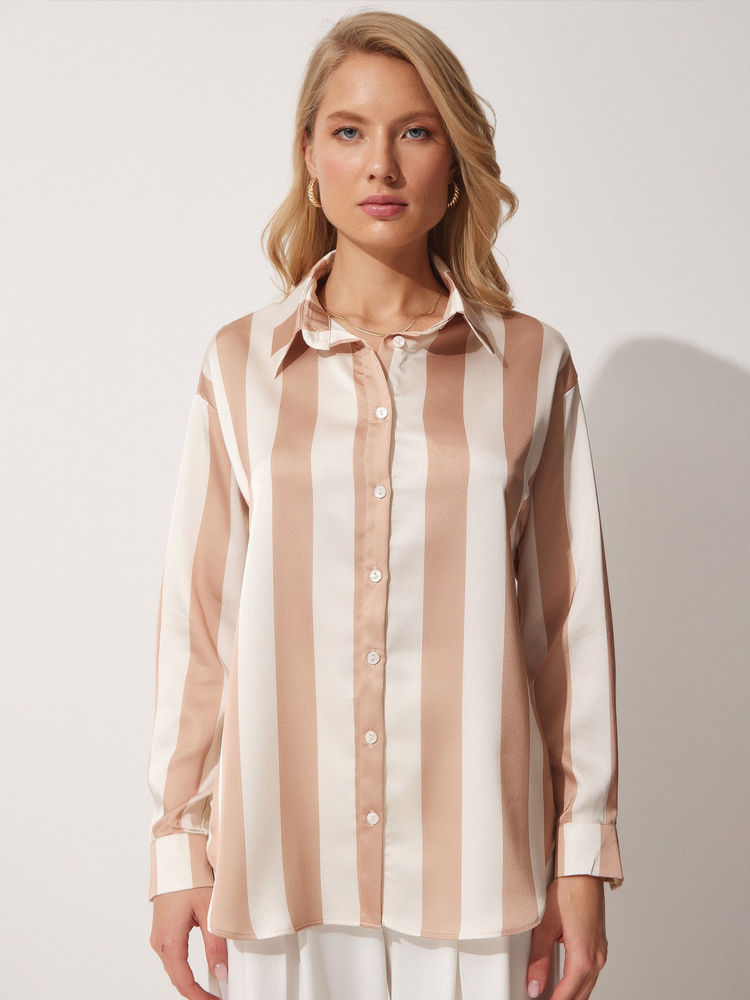 High-Neck Knitted Striped Slimming Shirt