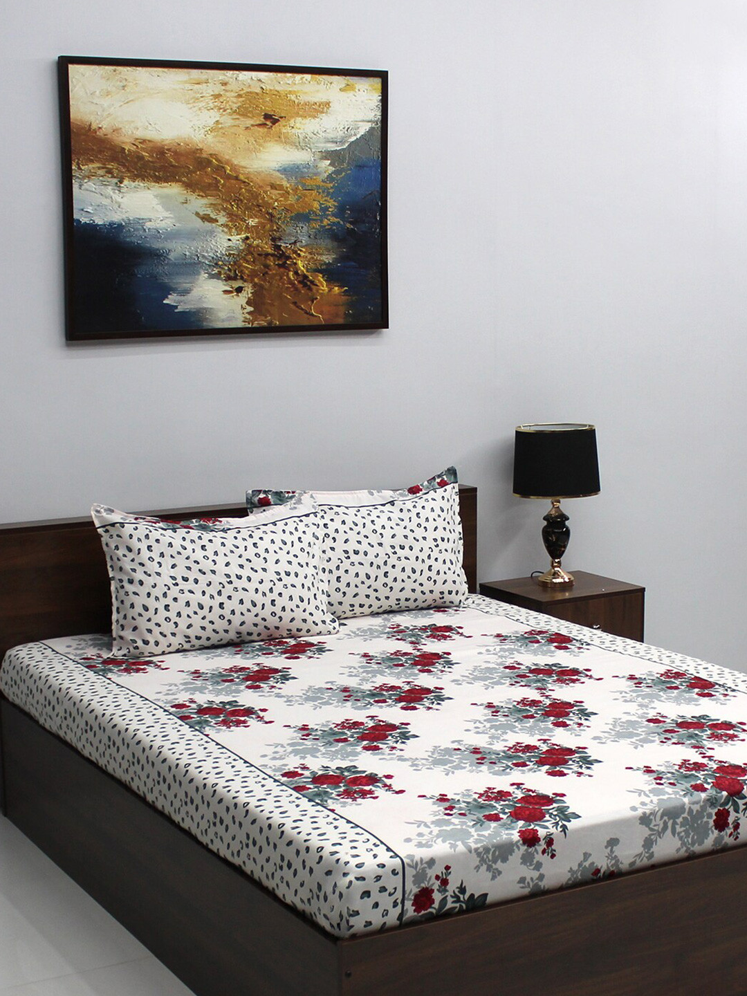 Buy BOMBAY DYEING Vista White & Red Floral 144 TC Queen Bedsheet With 2