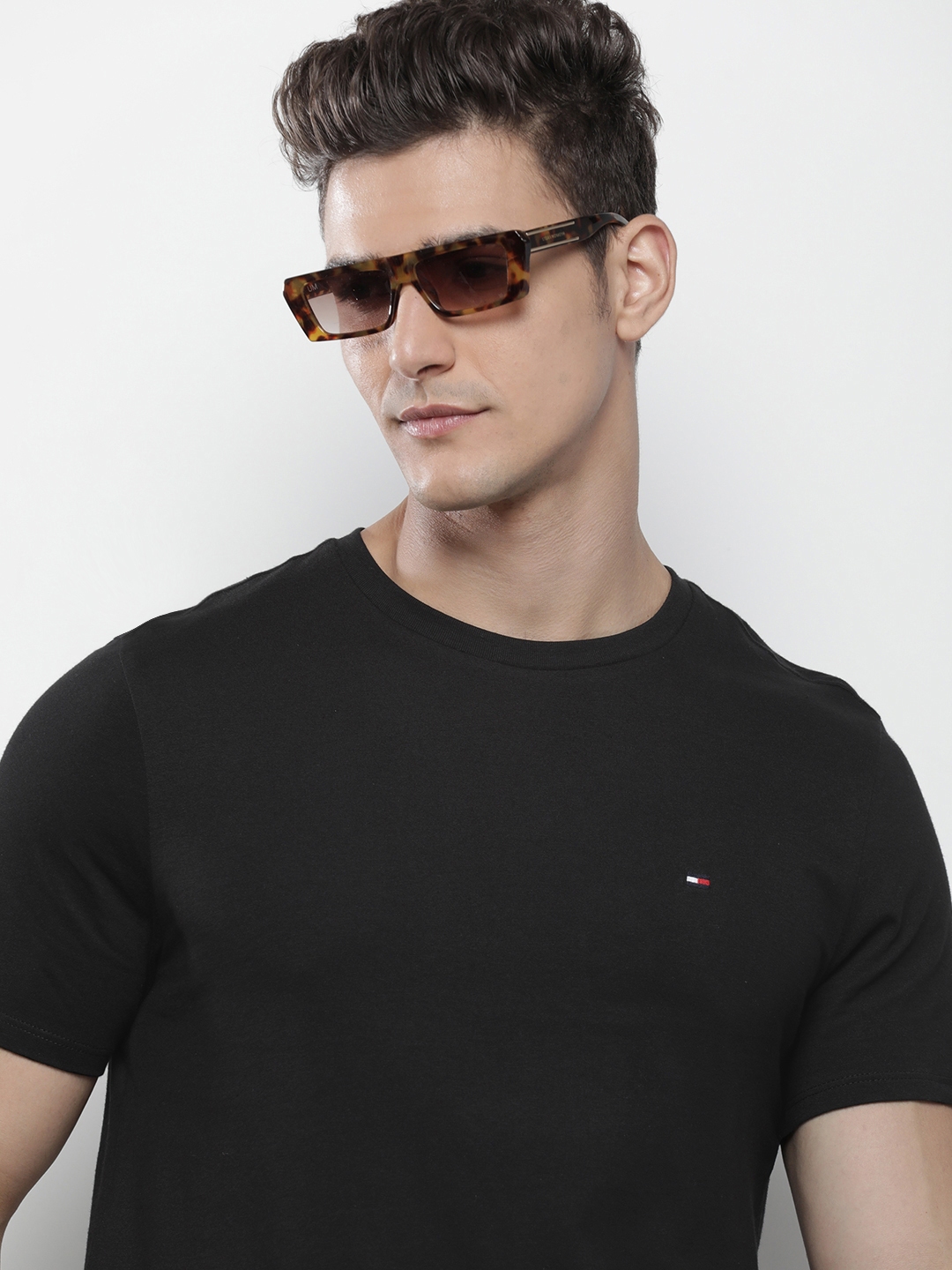 Buy Tommy Hilfiger Pure Cotton Solid Slim Fit Casual T Shirt - Tshirts ... image.