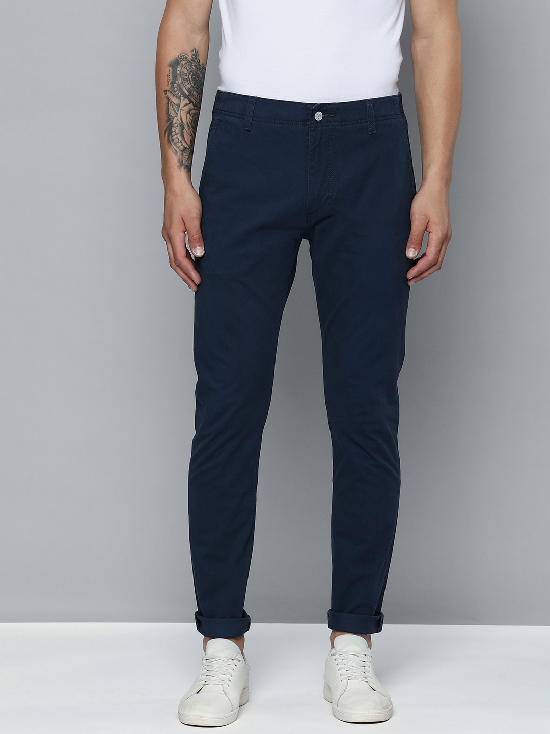 Buy Levis Men Solid Slim Fit Chinos - Trousers for Men 23626050 | Myntra